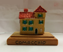 Carica l'immagine nel visualizzatore di Gallery, CASE - COMACCHIO