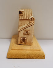 Carica l'immagine nel visualizzatore di Gallery, CASE - COMACCHIO