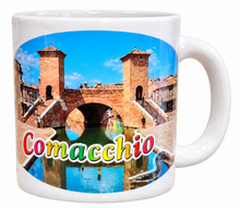 Carica l'immagine nel visualizzatore di Gallery, Calamita Magnete - COMACCHIO - mar - CERAMICA - TREPPONTI 2 - TAZZINA / MINI MUG
