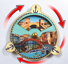 Carica l'immagine nel visualizzatore di Gallery, Calamita Magnete - COMACCHIO - gip - LEGNO MDF -  ROTANTE 4 VEDUTE - ANCORA
