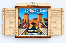 Carica l'immagine nel visualizzatore di Gallery, Calamita Magnete - COMACCHIO - ipidee - LEGNO - FINESTRELLA LEGNO NATURALE
