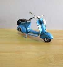 Carica l&#39;immagine nel visualizzatore di Gallery, VESPA MEDIA - AZZURRA - MODELLINO D&#39;EPOCA VINTAGE IN FERRO
