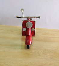 Carica l&#39;immagine nel visualizzatore di Gallery, VESPA MEDIA - ROSSA - MODELLINO D&#39;EPOCA VINTAGE IN FERRO
