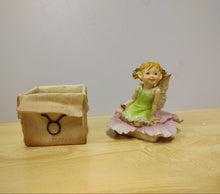 Carica l&#39;immagine nel visualizzatore di Gallery, FATA - &quot;BABYFAIRY&quot; - SEGNO ZODIACALE - PORTAGIOIE BOX - TORO
