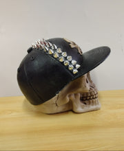 Carica l&#39;immagine nel visualizzatore di Gallery, TESCHIO - SCHELETRO - TESCHIO CON CAPPELLO SPERONATO
