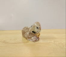 Carica l'immagine nel visualizzatore di Gallery, AGNELLO LEGNO  ACCOVACCIATO
