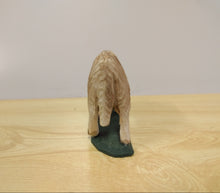 Carica l'immagine nel visualizzatore di Gallery, PECORA LEGNO che BRUCA
