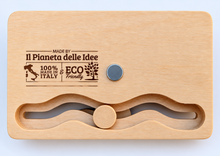 Carica l'immagine nel visualizzatore di Gallery, Calamita Magnete - COMACCHIO - ipidee - LEGNO - Movimento MOTOCICLETTA TREPPONTI
