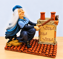 Carica l'immagine nel visualizzatore di Gallery, STREGA / BEFANA - PORTAFOTO
