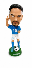 Carica l'immagine nel visualizzatore di Gallery, CALCIO - ITALIA ROBERTO DIVINCODINO N° 10
