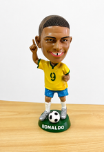 Carica l'immagine nel visualizzatore di Gallery, CALCIO - BRASILE IL FENOMENO N° 9
