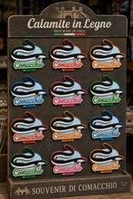 Carica l'immagine nel visualizzatore di Gallery, Calamita Magnete - COMACCHIO - ipidee - LEGNO - ANGUILLA ROSA

