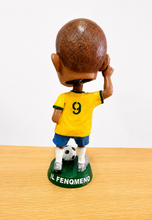Carica l'immagine nel visualizzatore di Gallery, CALCIO - BRASILE IL FENOMENO N° 9
