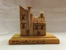 Carica l&#39;immagine nel visualizzatore di Gallery, CASE - COMACCHIO
