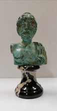 Carica l&#39;immagine nel visualizzatore di Gallery, RIPRODUZIONE ARCHEOLOGICA BRONZO GRECO - BUSTO &quot;ADE&quot;
