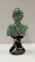 Carica l&#39;immagine nel visualizzatore di Gallery, RIPRODUZIONE ARCHEOLOGICA BRONZO GRECO - BUSTO &quot;ADE&quot;
