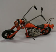 Carica l&#39;immagine nel visualizzatore di Gallery, MOTO CHOPPER - MODELLINO D&#39;EPOCA VINTAGE IN FERRO
