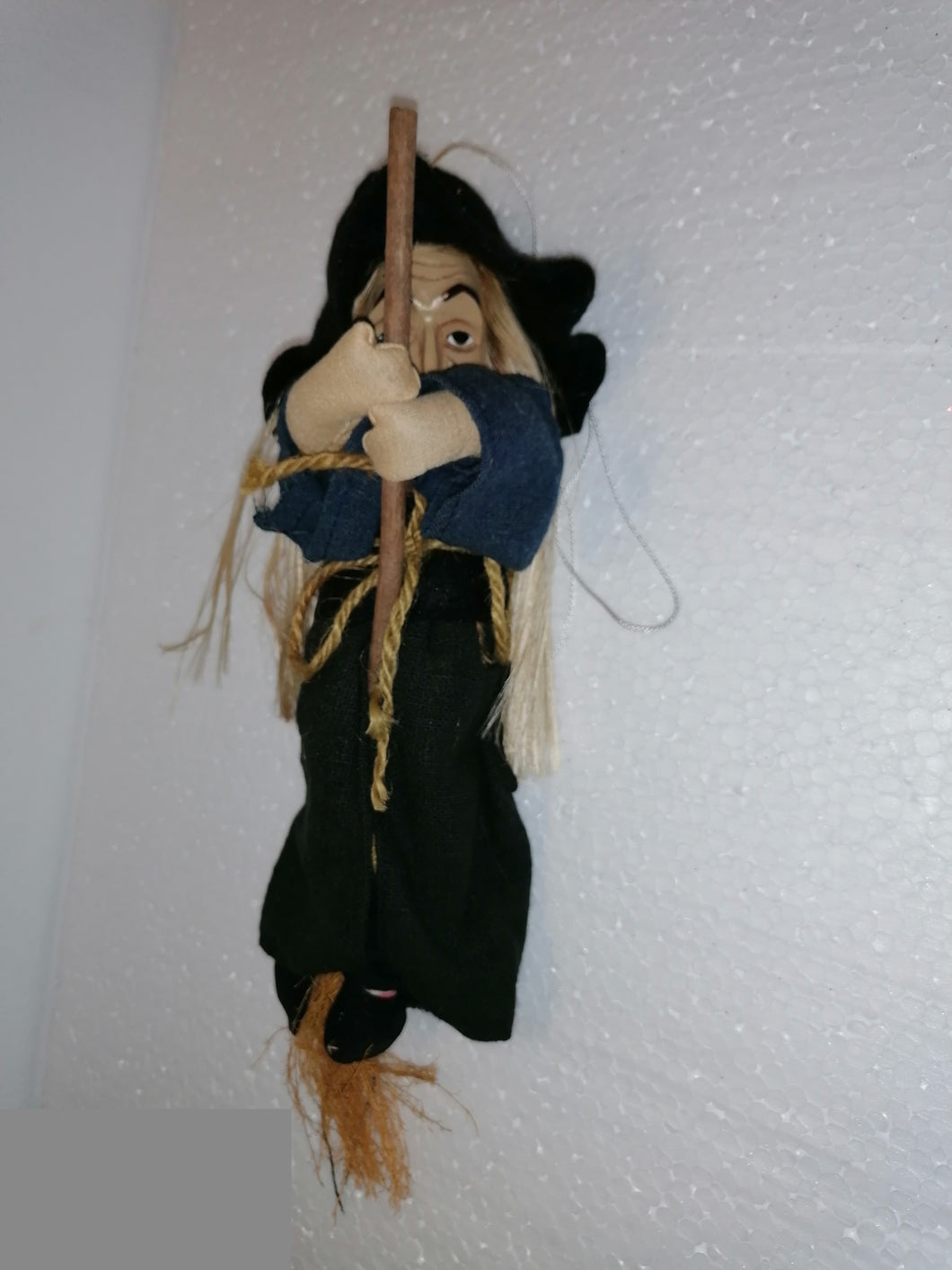 BEFANA / STREGA