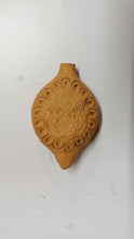 Carica l&#39;immagine nel visualizzatore di Gallery, RIPRODUZIONE ARCHEOLOGICA - OCARINA ETRUSCA
