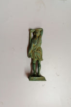 Carica l&#39;immagine nel visualizzatore di Gallery, RIPRODUZIONE ARCHEOLOGICA BRONZO GRECO - STATUA DONNA
