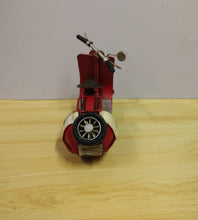 Carica l&#39;immagine nel visualizzatore di Gallery, VESPA MEDIA - ITALIA ROSSA - MODELLINO D&#39;EPOCA VINTAGE IN FERRO
