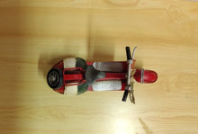 Carica l&#39;immagine nel visualizzatore di Gallery, VESPA MEDIA - ITALIA ROSSA - MODELLINO D&#39;EPOCA VINTAGE IN FERRO
